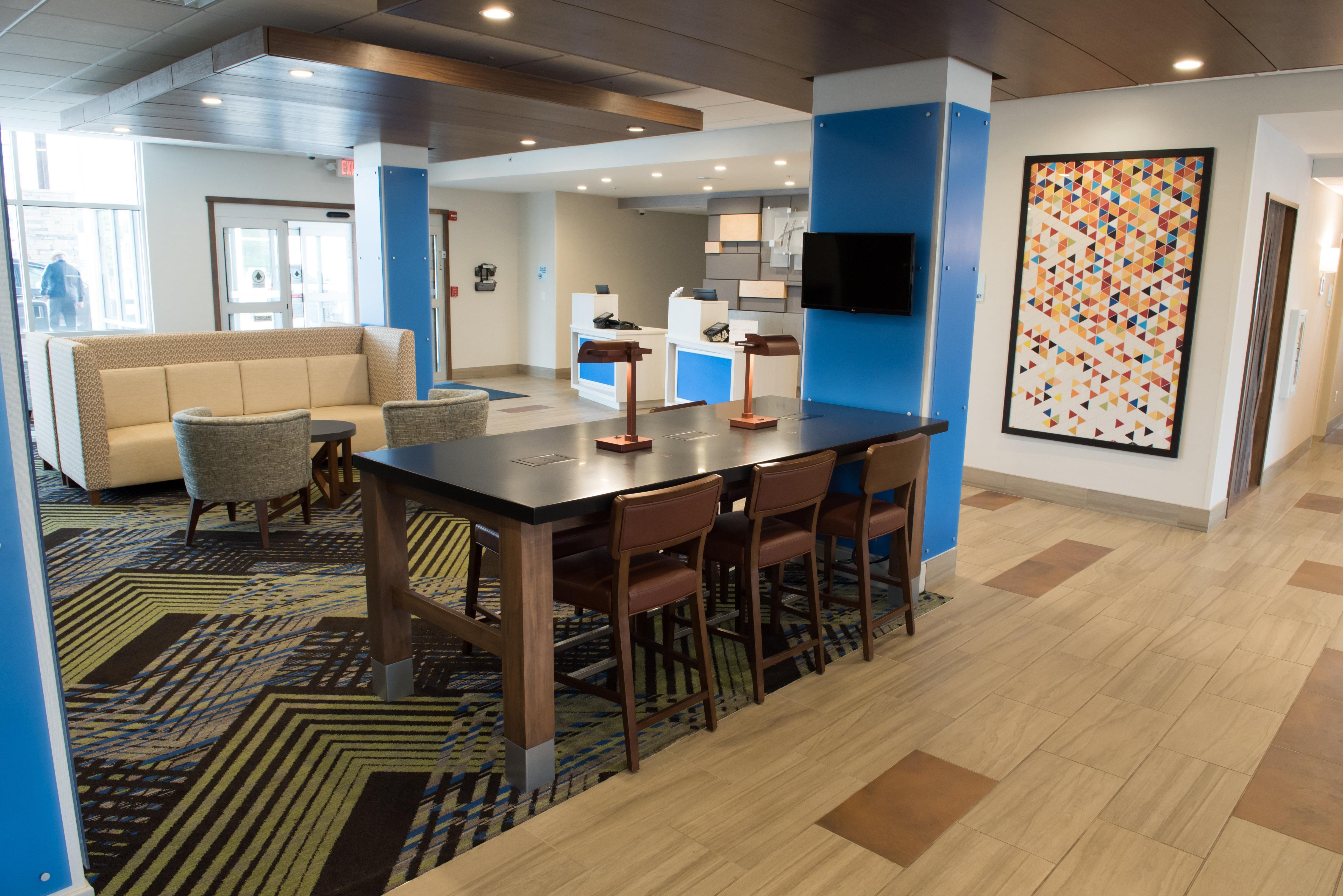 Holiday Inn Express & Suites - Dayton Southwest By Ihg Eksteriør billede