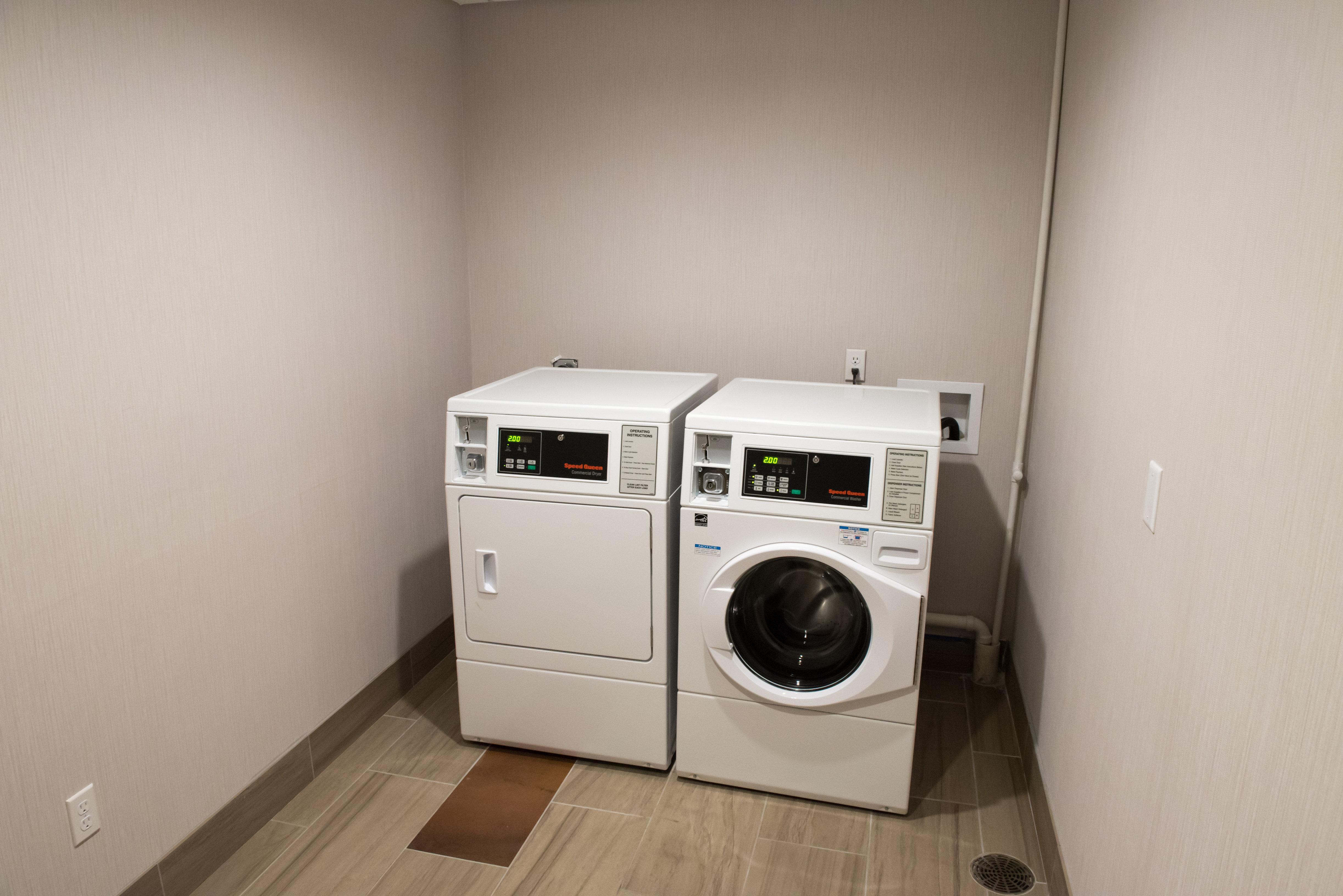 Holiday Inn Express & Suites - Dayton Southwest By Ihg Eksteriør billede